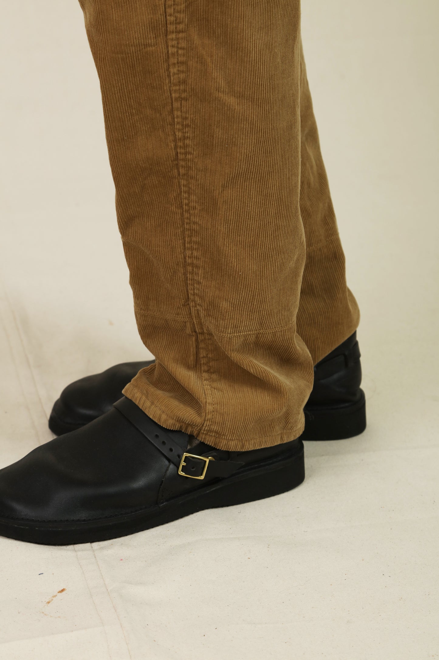 BOOTS CUT PANTS
