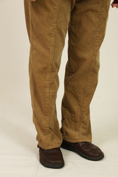 BOOTS CUT PANTS