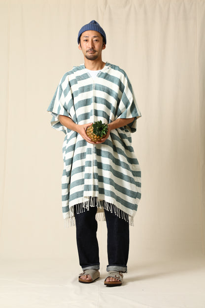 sabahar hooded poncho / jonnlynx