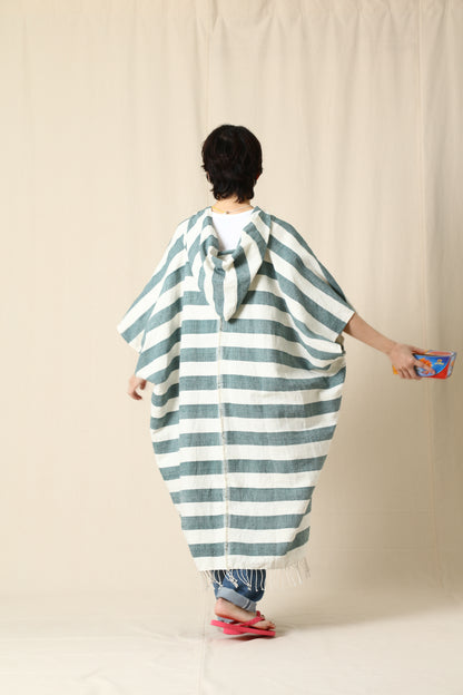 sabahar hooded poncho / jonnlynx