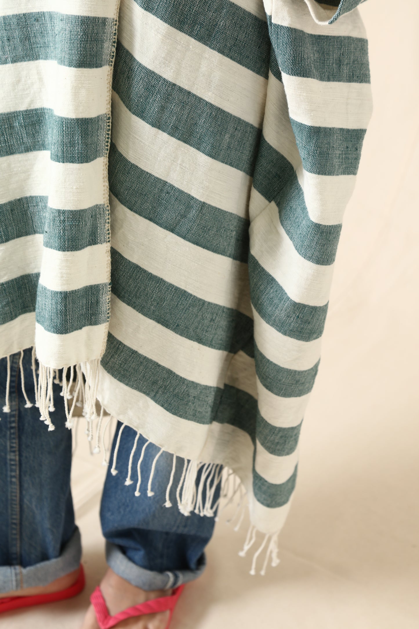 sabahar hooded poncho / jonnlynx