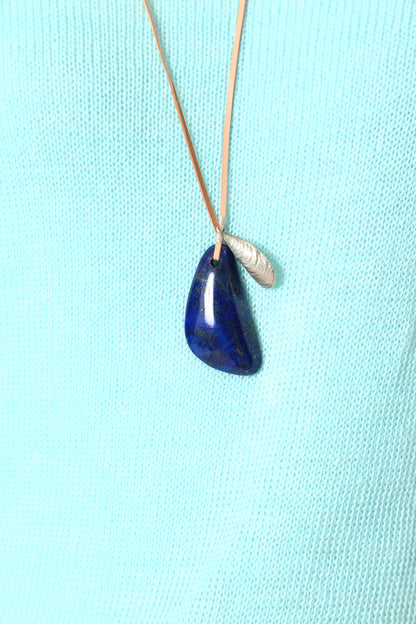 SEE REAL FLOWERS (a)ISLA PEARL NECKLACE (b)LAPIS PENDANT w/SILVER SHELL (c)BIRD SONG NECKLACE