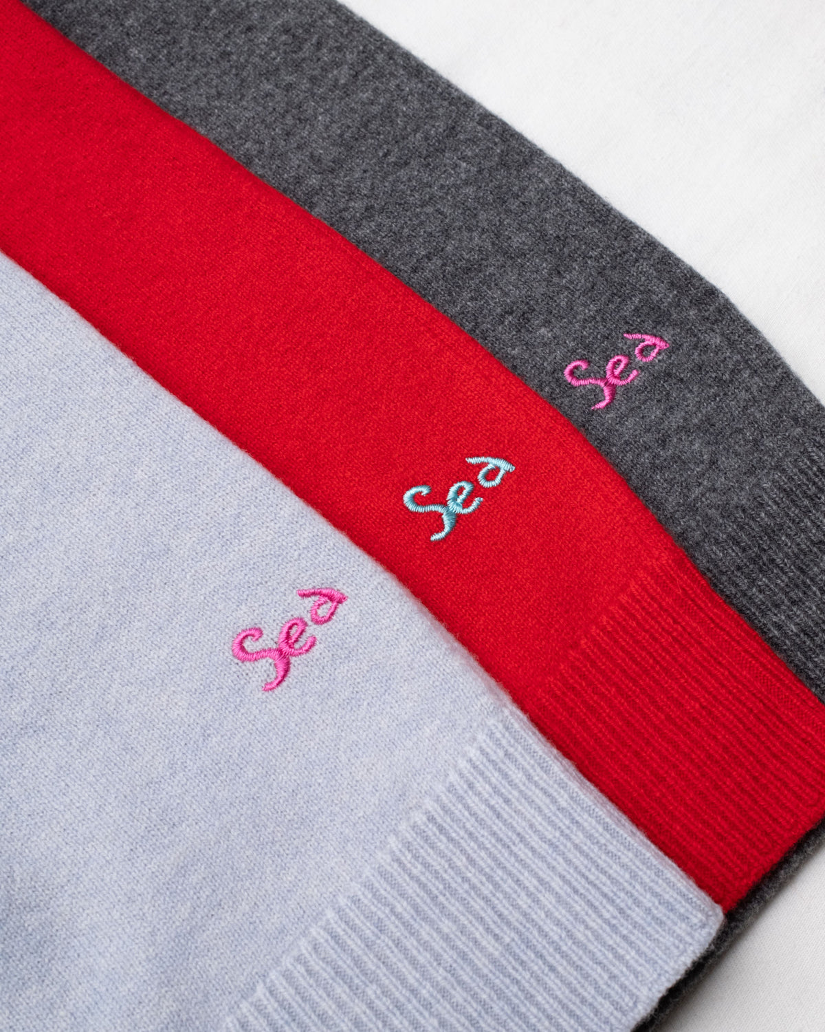 TURTLE NECK SWEATER / P43