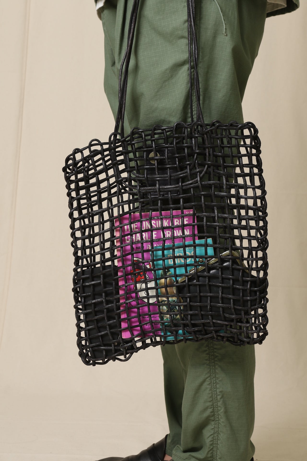 ROUND LACE FISHNET TOTE