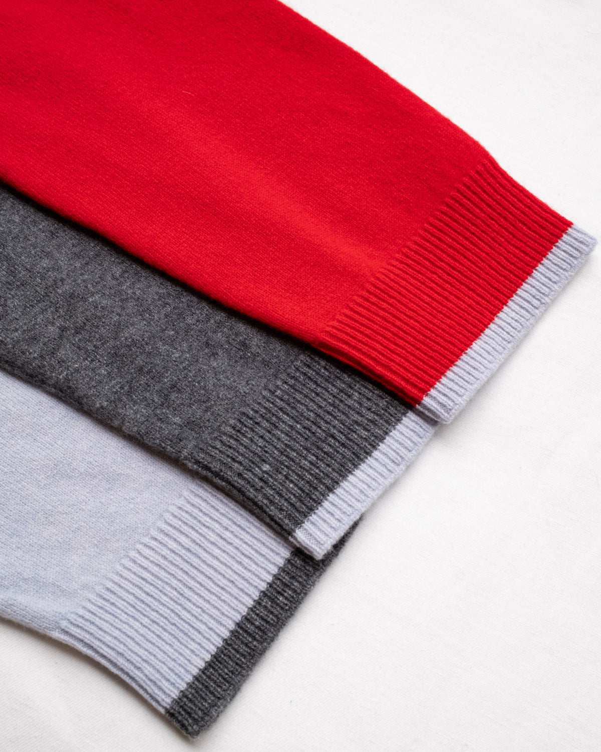 TURTLE NECK SWEATER / P43
