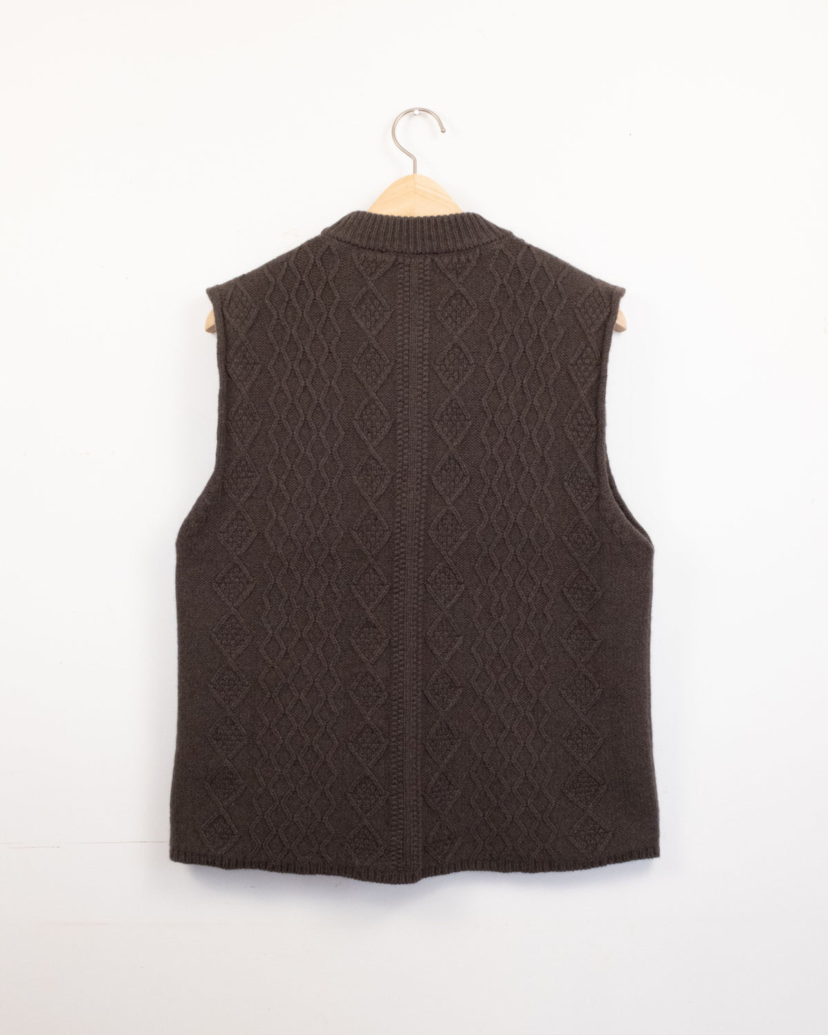hache / MANSEL VEST